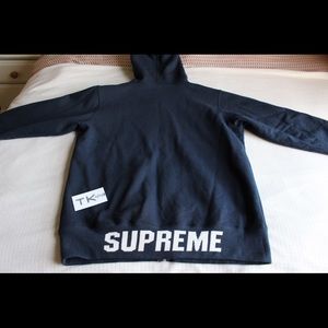 Supreme logo hoodie